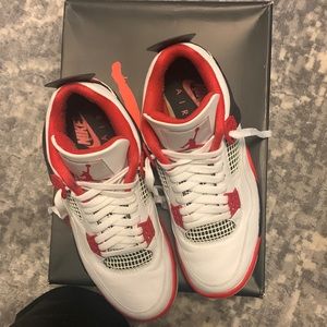 Jordan 4 Fire Reds
